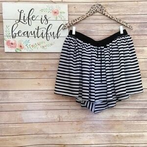 Torrid Black and White Striped Chiffon Shorts Size 0X